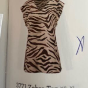 Cabi zebra top v neck ruffled cap sleeve